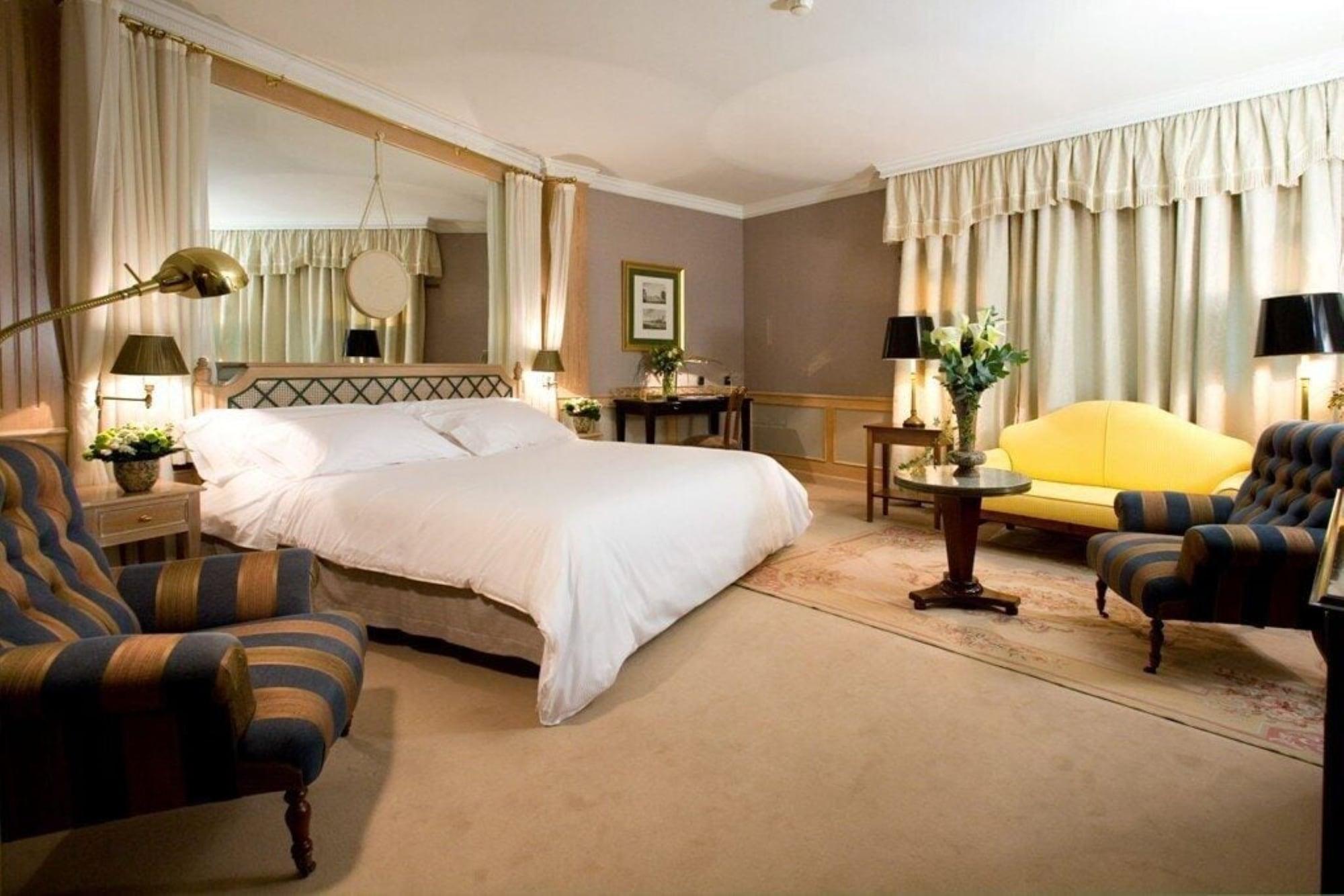 Hotel Palafox Zaragoza Dış mekan fotoğraf A suite at the hotel