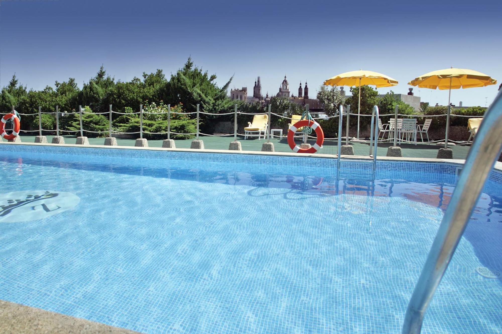 Hotel Palafox Zaragoza Dış mekan fotoğraf Swimming pool