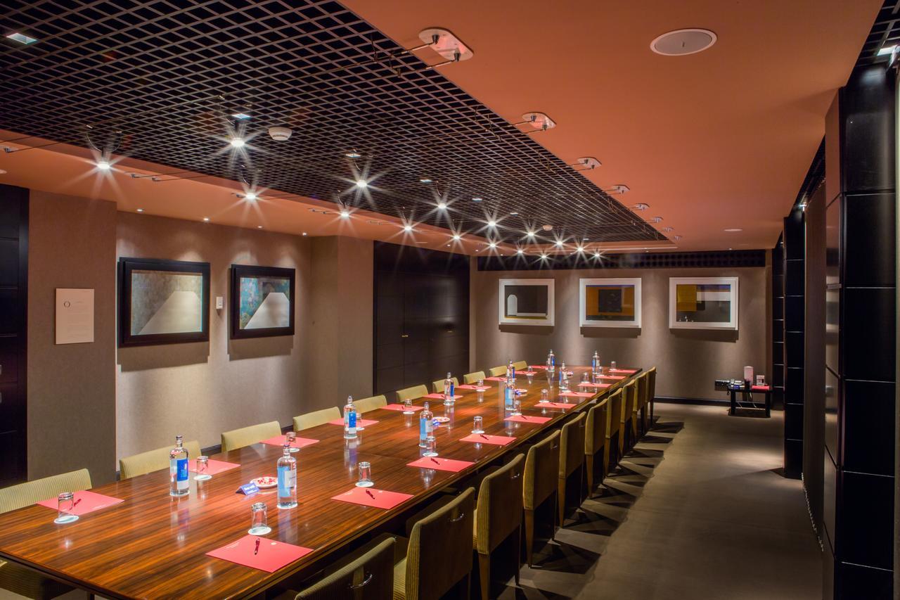 Hotel Palafox Zaragoza Dış mekan fotoğraf Meeting room at the hotel