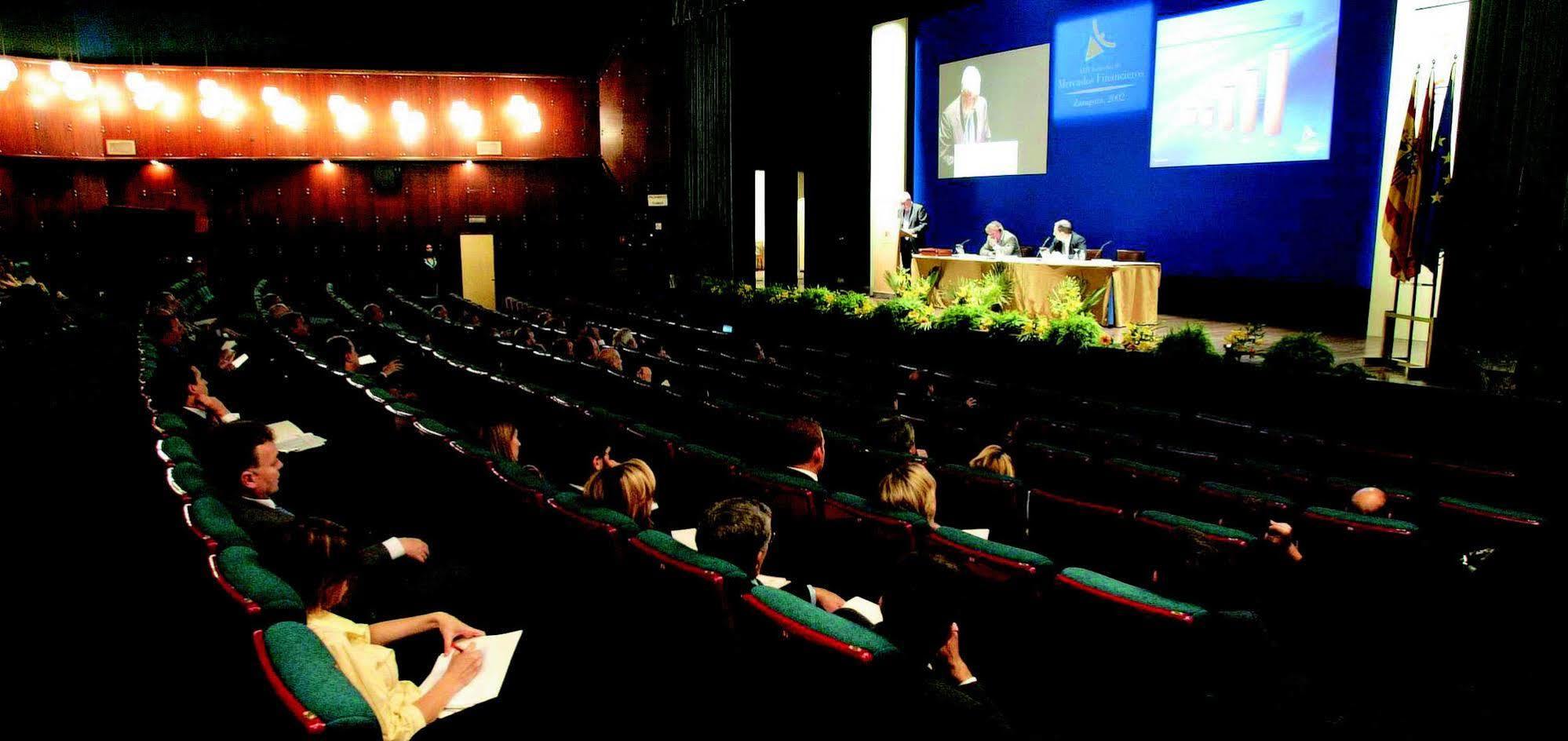 Hotel Palafox Zaragoza Konforlar fotoğraf The 2008 World Conference on Tobacco or Health